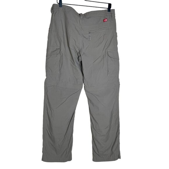 The North Face Woman 12 Nylon Zipper Convertible Pants/Shorts Hiking Fishing - Picture 2 of 10
